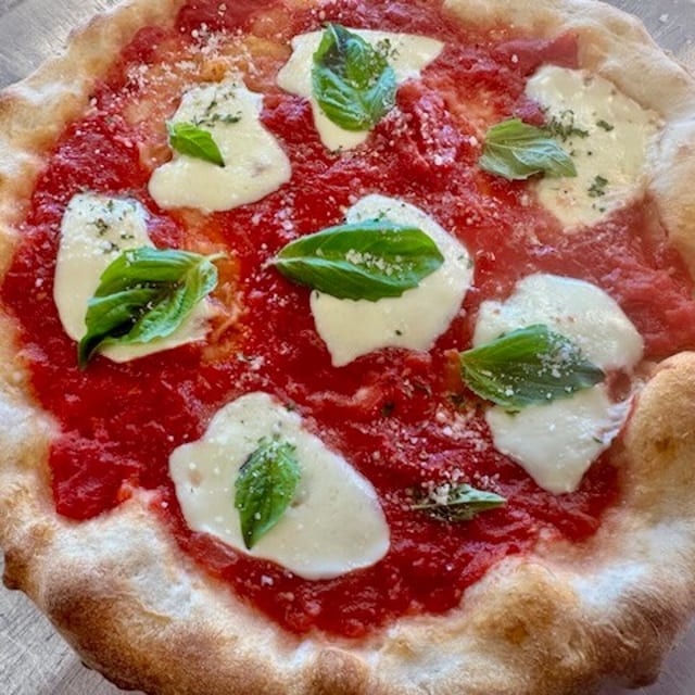 MD Margherita Pizza.